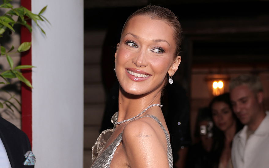 Bella Hadid mit makelloser Haut
