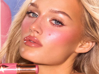 Make-up-Trend 2025: Dieser Blush-Stick sorgt für den perfekten Urlaubs-Glow
