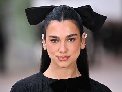 Laut Dua Lipa: Dieses wasserfeste Mascara ist ein Muss im Sommer
