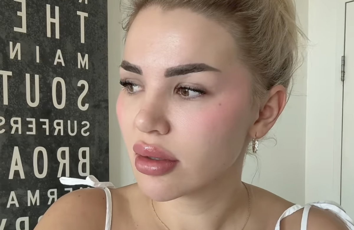 Kim Virginia Hartung guckt ernst zur Seite