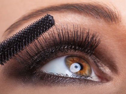 Mascara: Diese Drogerie-Neuheit wirkt wie ein Wimpernserum und sorgt für 3,5-mal mehr Volumen