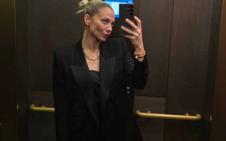 Valentina Pahde Fahrstuhl-Selfie