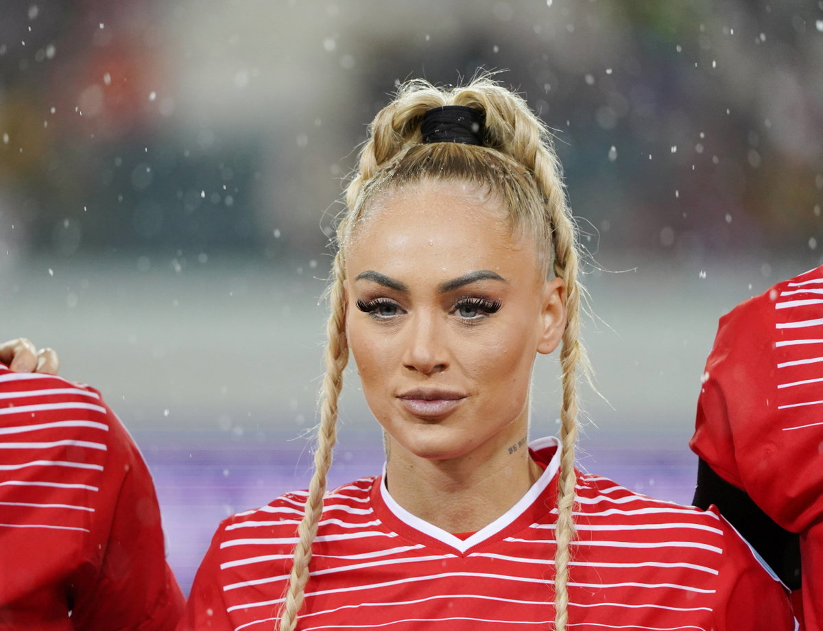 Alisha Lehmann mit zwei Zöpfen