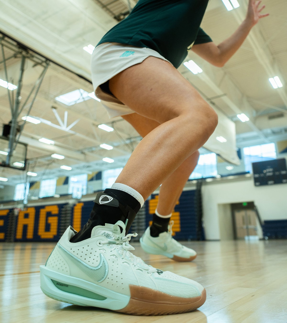 Sprunggelenkbandage von The BetterGuard im Einsatz beim Basketball