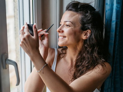 Beauty-Trend 2025: Dieser Augenbrauenstift füllt selbst kleinste Lücken auf