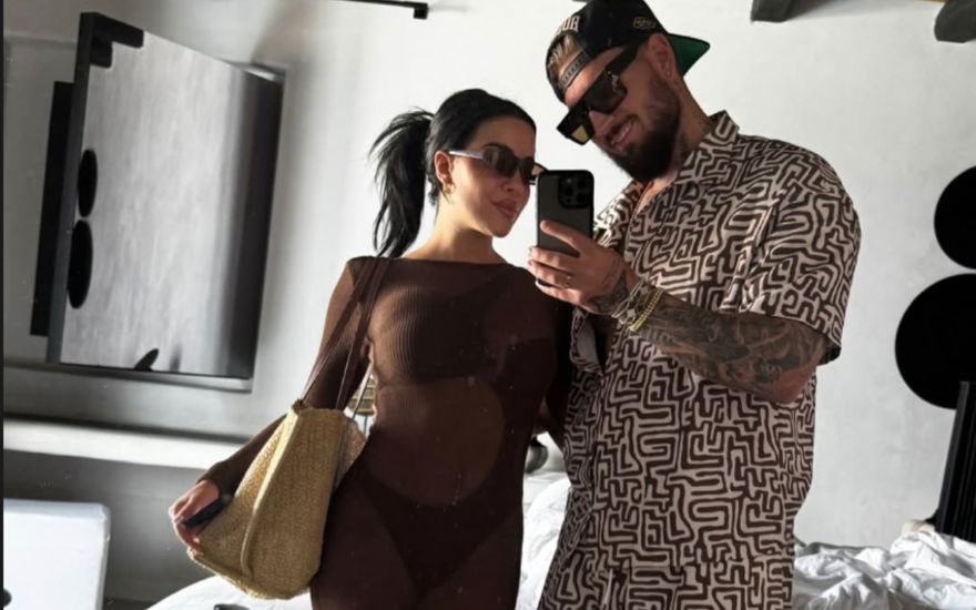 Leyla Lahouar und Mike Heiter machen Spiegel-Seflie
