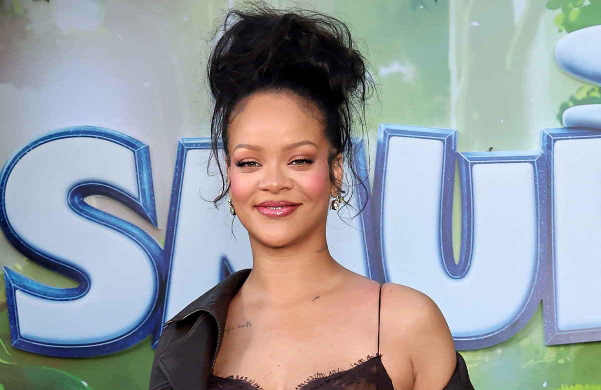 Rihanna strahlt bei den Schlümpfen