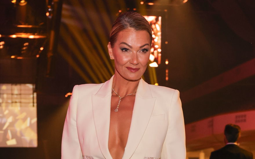 Franziska von Almsick mit tiefem Ausschnitt
