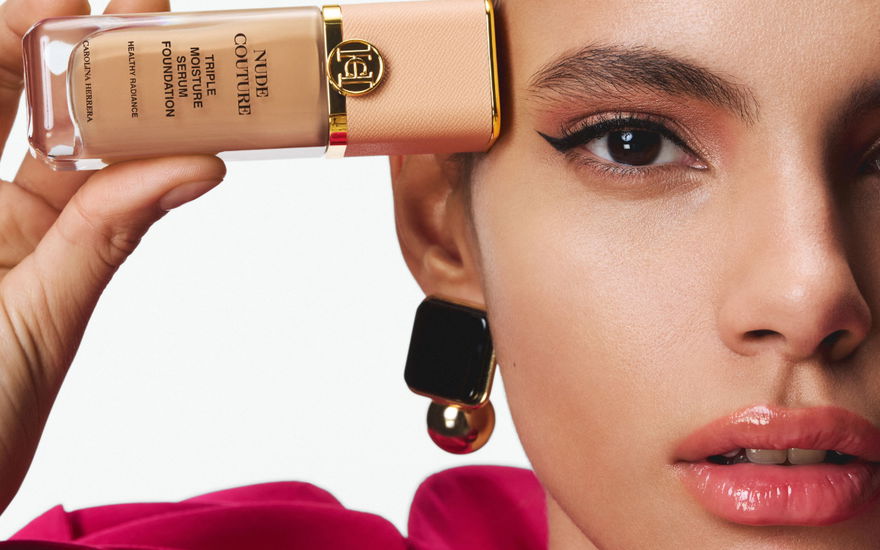 Model mit Nude Couture Foundation von Carolina Herrera