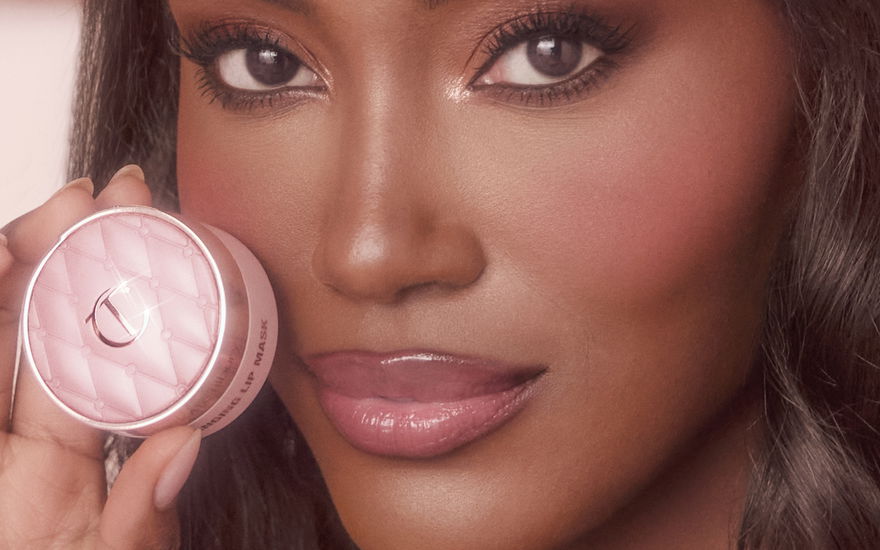 Model mit Lippenpflege