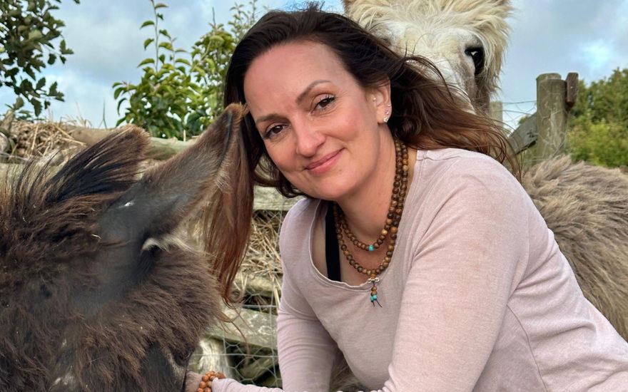 Nadine Bauer sucht Frau International