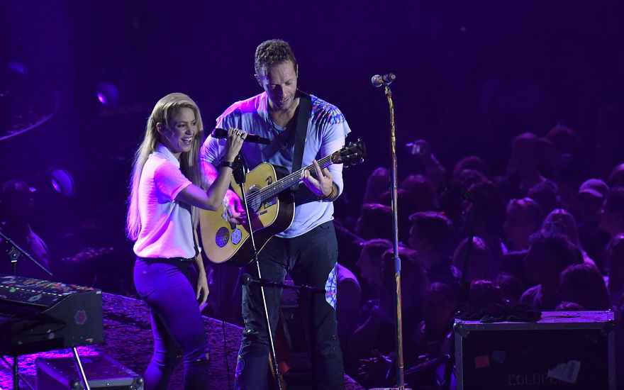 Shakira und Chris Martin bei einem Auftritt 2017