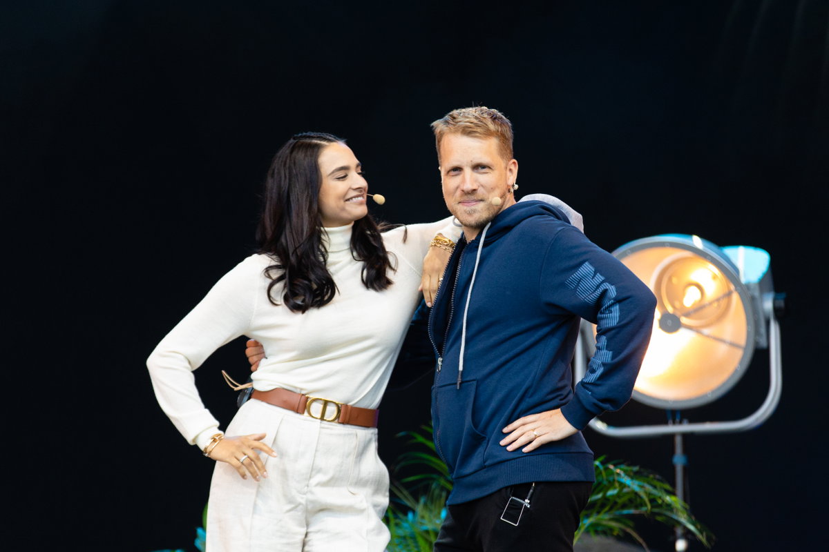 Amira Aly und Oliver Pocher 2021 auf der Bühne