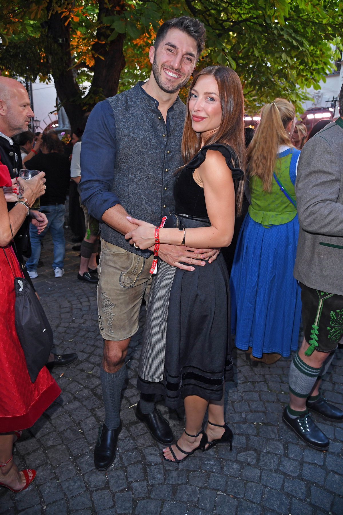 "Bachelor" Dennis Gries und Freundin Katja beim "HeidiFest"