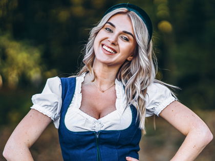 Oktoberfest 2025: Mit diesem günstigen Setting-Spray-Bestseller hält dein Make-up die ganzen Wiesn stand
