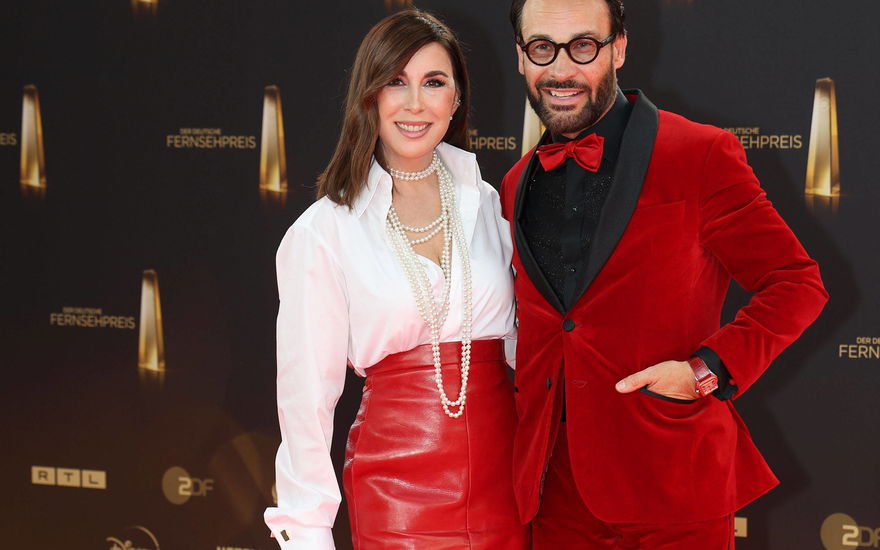 Judith Williams mit Ehemann Alexander-Klaus Stecher beim Deutschen Fernsehpreis 2025