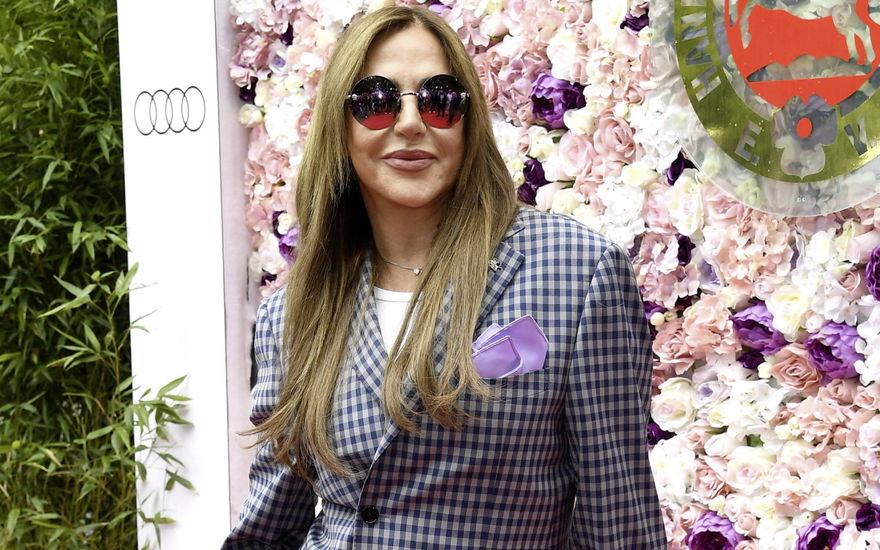 Simone Thomalla mit Sonnenbrille