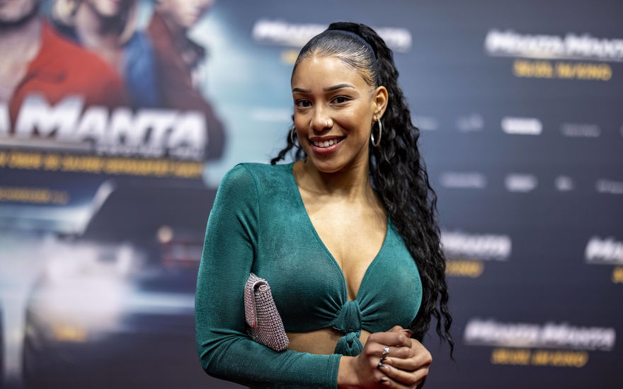 Vanessa Nwattu lächelt