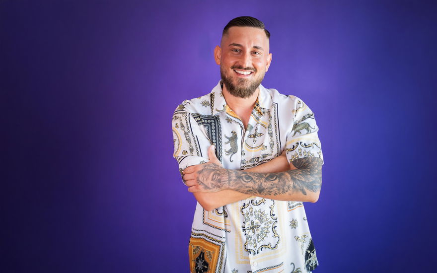Alex, "Make Love Fake Love"-Kandidat