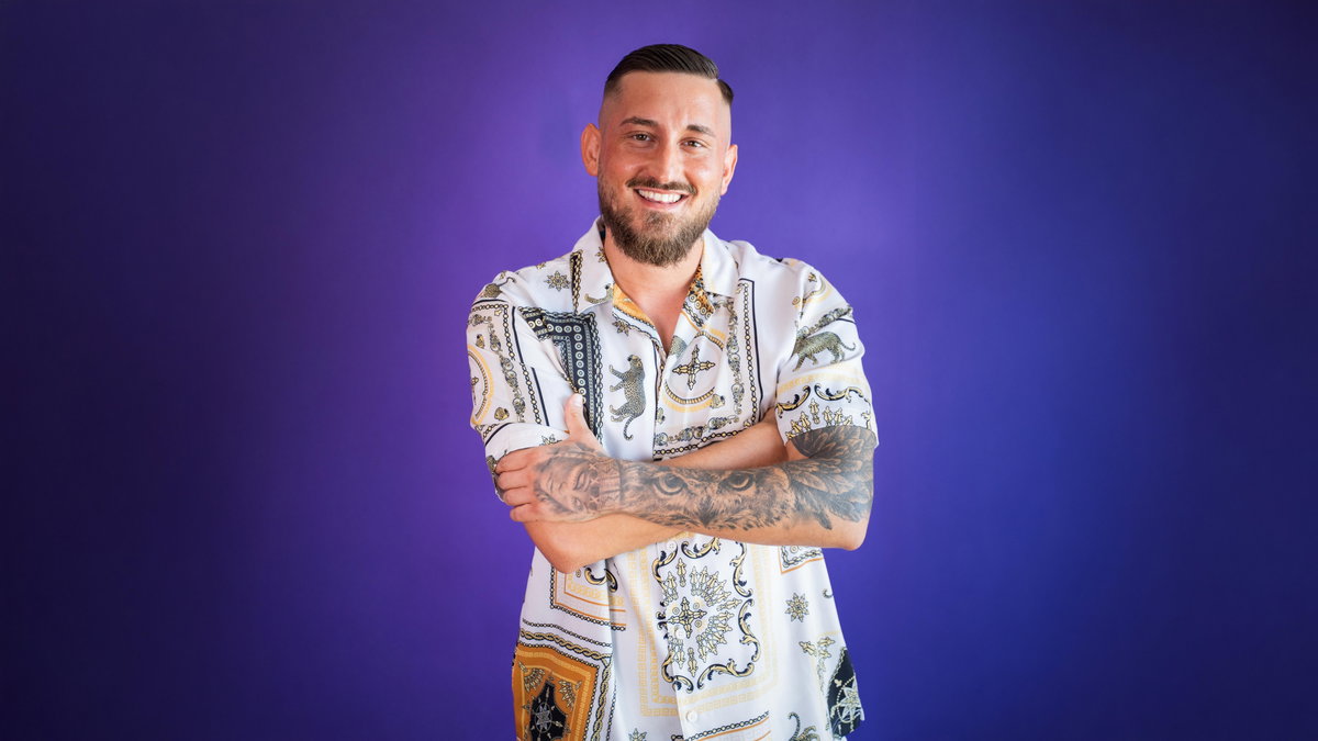 Alex, "Make Love Fake Love"-Kandidat