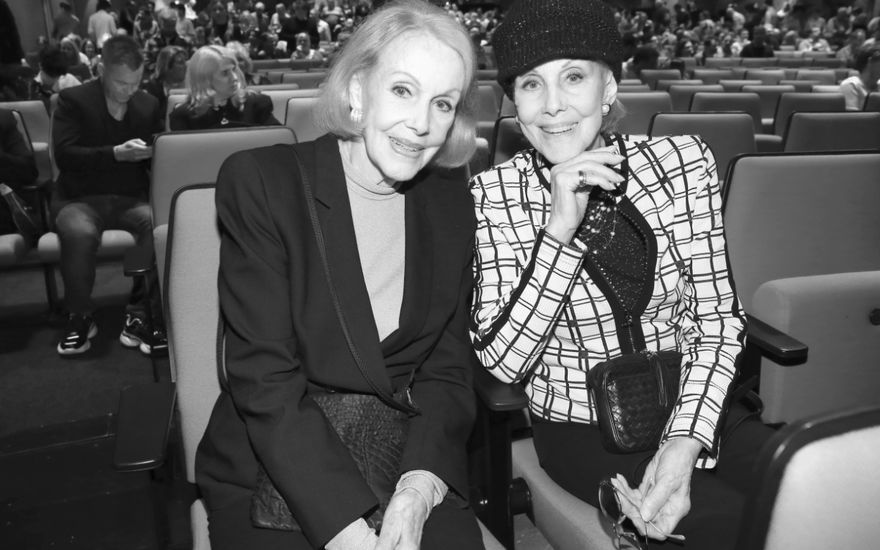 Alice und Ellen Kessler im Theater