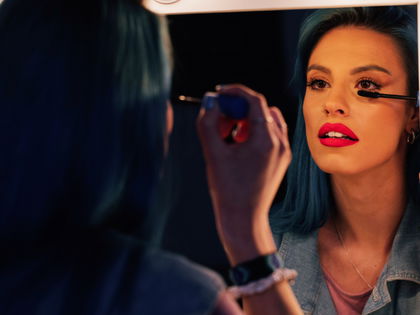 Mascara: Die Wimperntusche aus der Drogerie sorgt für einen doppelten Formungseffekt