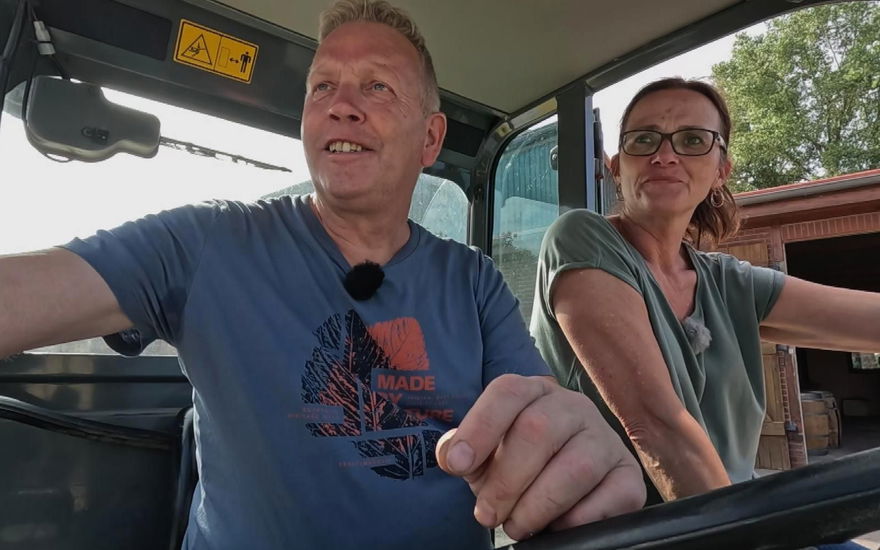Jörg und Kirstin im Traktor bei BsF