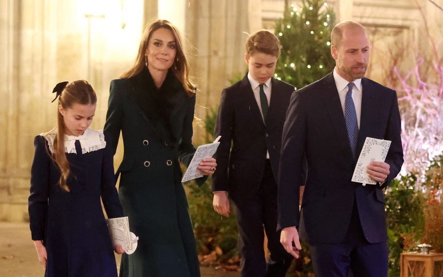 Prinzessin Kate und Prinz William mit ihren Kindern George und Charlotte beim Adventskonzert