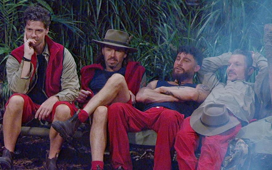 Stephen Dürr, Gil Ofarim, Patrick Romer und Hardy Krüger jr. im Dschungelcamp