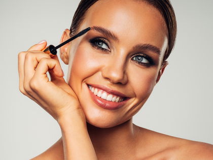 Lange Wimpern ohne Extensions? Diese Drogerie-Mascara macht es möglich – bis zu 5 mm Verlängerung garantiert!