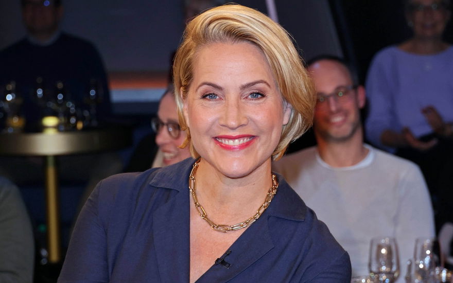 Judith Rakers lächelt