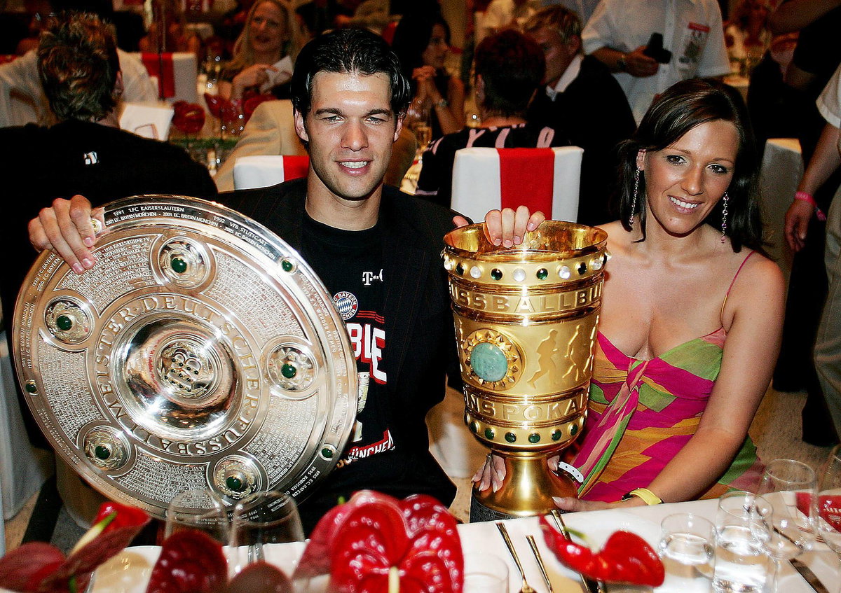 Michael und Simone Ballack mit der Meisterschale 2005