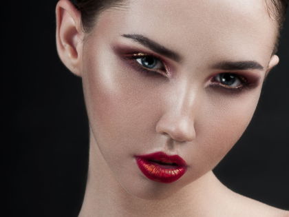 Laut Pinterest: "Vamp Romantic" wird der Make-up-Trend 2026