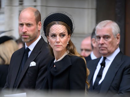 Andrew Mountbatten-Windsor verhaftet: Prinz William & Prinzessin Kate stehen hinter König Charles