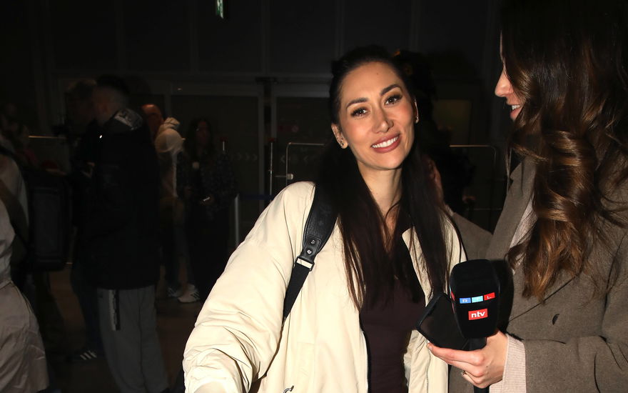 Samira Yavuz bei ihrer Ankunft am Frankfurter Flughafen nach dem Dschungelcamp