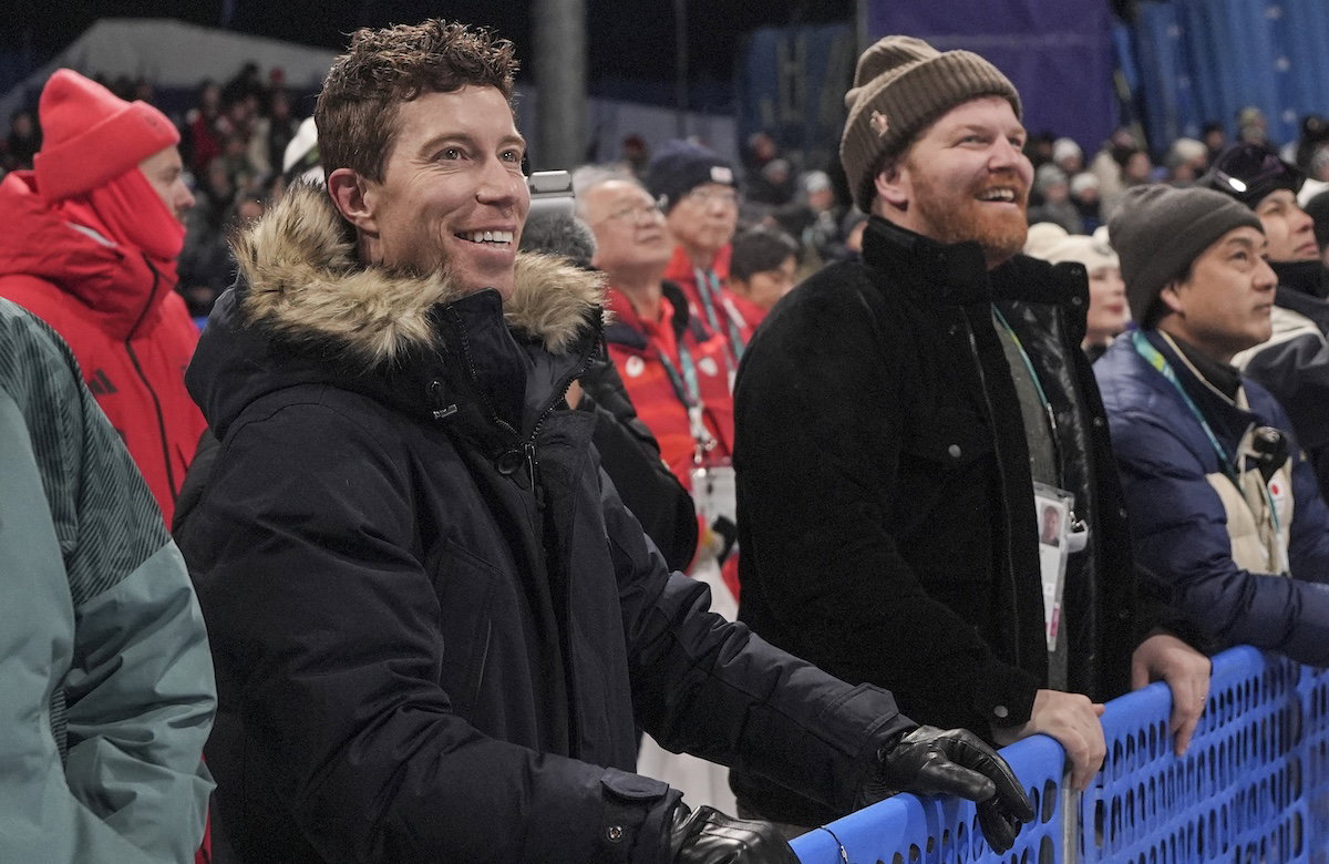 Shaun White feuert bei den Snowboard-Qualifikationen die Athleten an