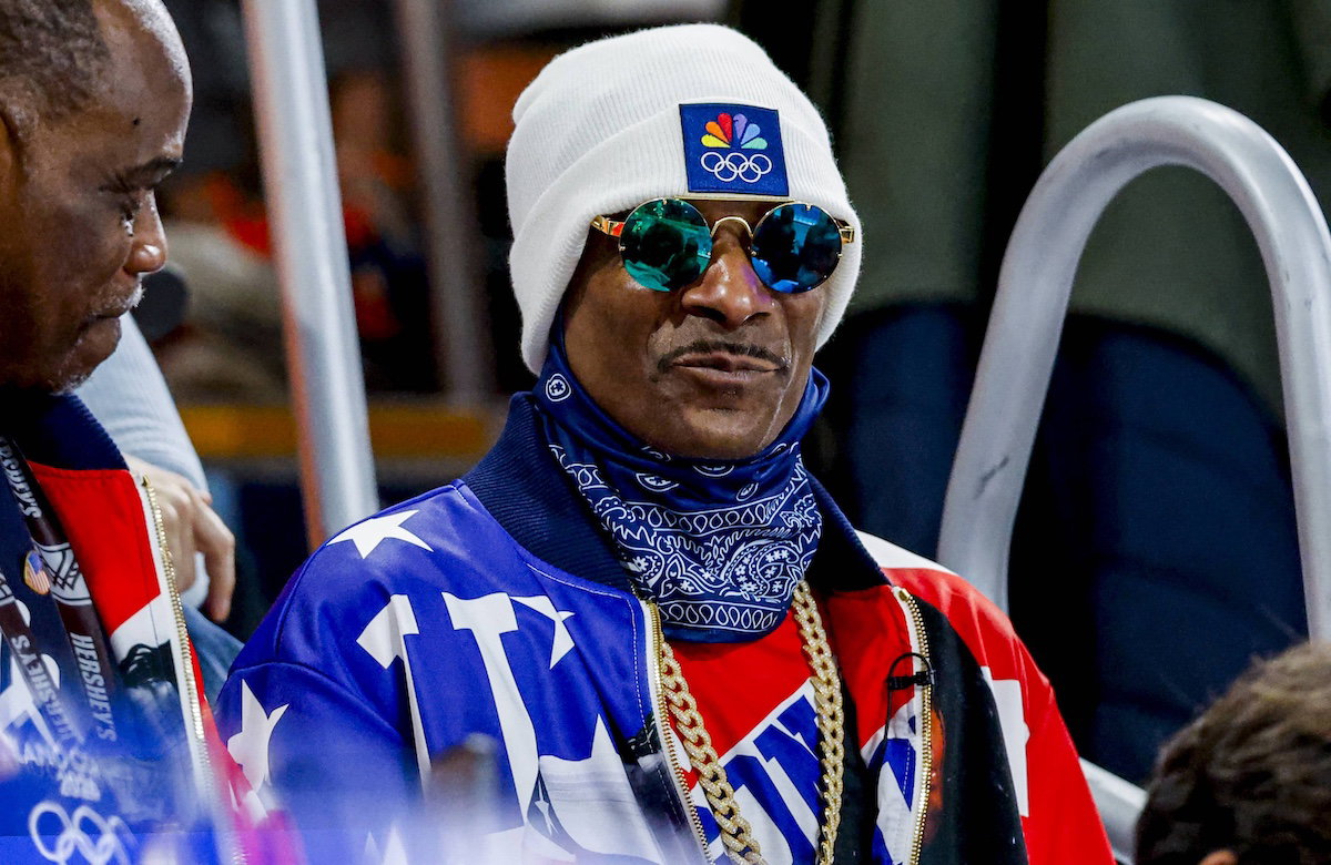 Snoop Dogg schaute den Frauen beim Eis-Schnelllauf zu