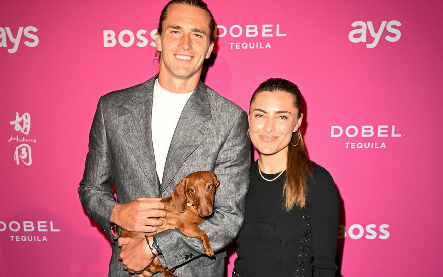 Alex Zverev und Sophia Thomalla mit ihrem Hund