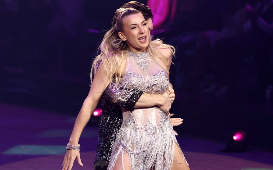 Anna-Carina Woitschack in erster Liveshow von Lets Dance