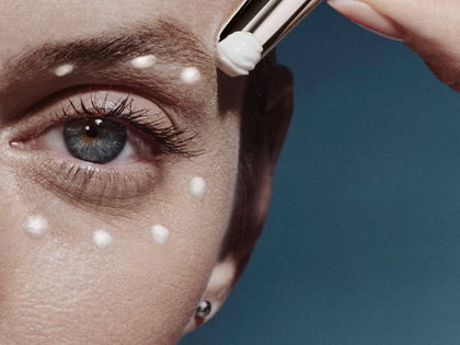 Die Geheimwaffe der Hollywoodstars: Diese Luxus-Augencreme reduziert Krähenfüße um 10 Prozent und Fältchen um 23 Prozent – über Nacht!