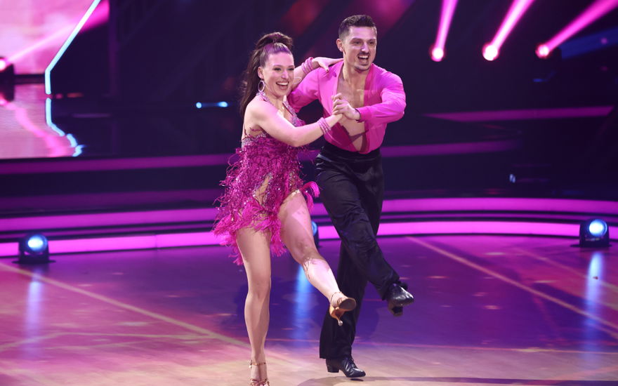 Bibi Heinicke mit Zsolt sandor cseke in erster Let's Dance Liveshow