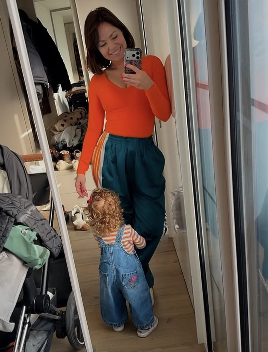 Christina Hänni Spiegelselfie mit Tochter