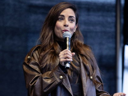 Collien Fernandes: Auftritt nach Morddrohungen – "Stehe hier mit einer schutzsicheren Weste"