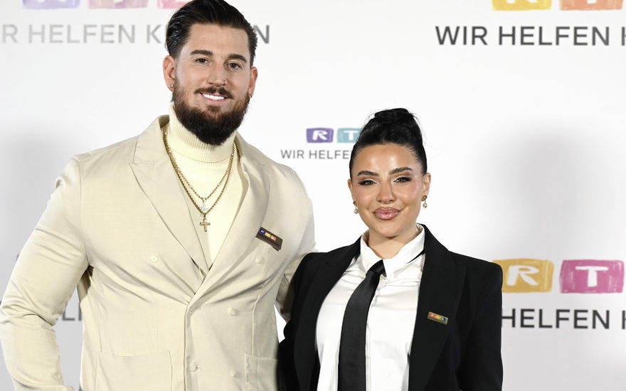Leyla Heiter und Mike Heiter glücklich