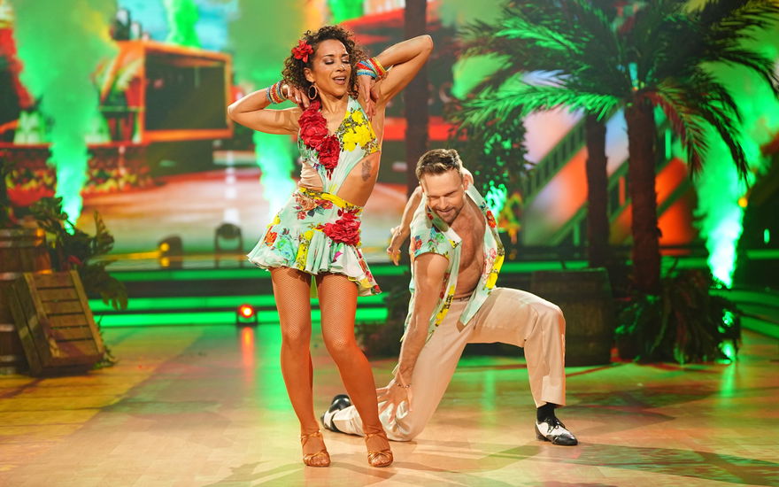 Nadja Benaissa mit Vadim Garbuzov
