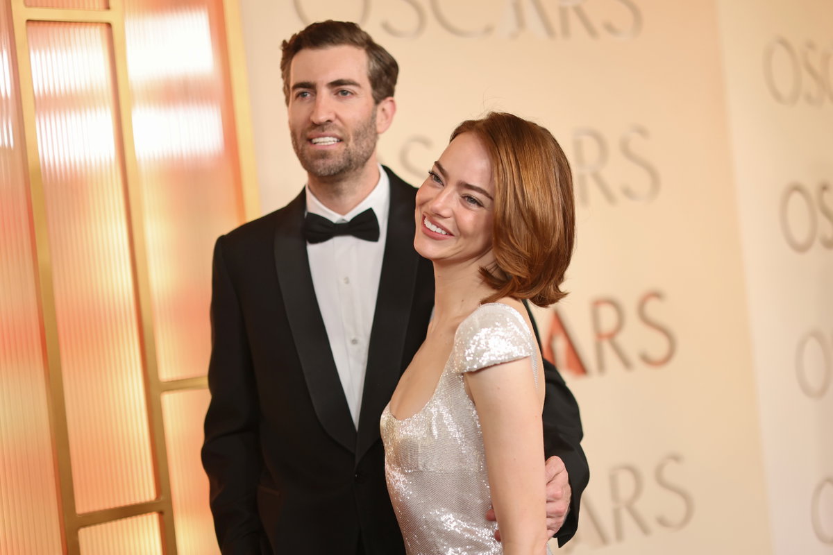 Emma Stone und Dave McCary bei den Oscars 2026