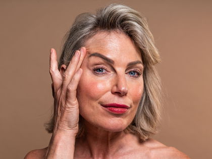 Volle Augenbrauen: Auf dieses Drogerie-Gel schwören Frauen ab 50