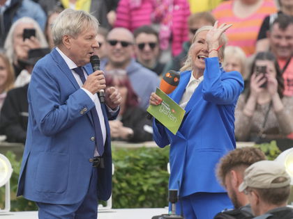 Andrea Kiewel: "Darfst noch gar nicht hier sein" – Gäste-Panne beim ZDF-Fernsehgarten
