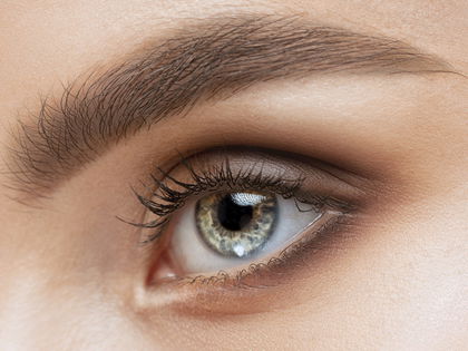 Volle Augenbrauen leicht gemacht: Dieser Drogerie-Augenbrauenstift verleiht dir Powder-Brows