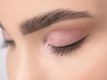 Der neue "Glazed Brow"-Look: Dieses neue Augenbrauengel sorgt für 12 Stunden Glanz ohne Kleben